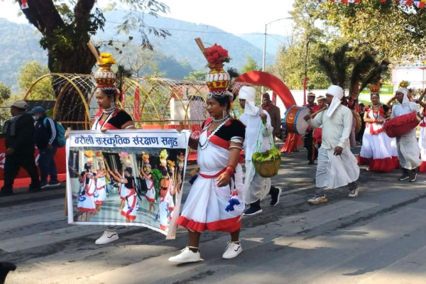 तामझामपूर्ण तरिकाले शुरु भयो पोखरा सडक महोत्सव